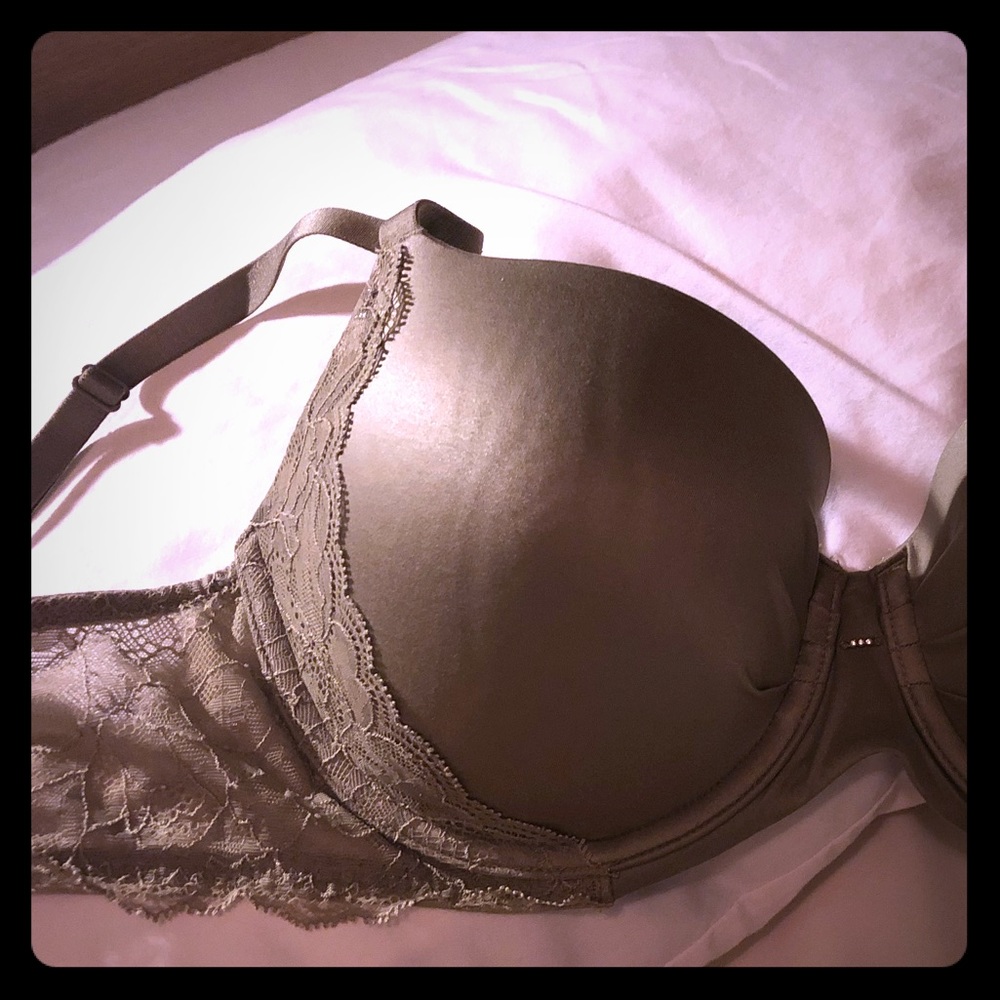 Fabulous by Victoria’s Secret demi bra 34DD / 34E